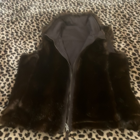 Old Navy Reversible Fur Vest Large - Picture 9 of 13